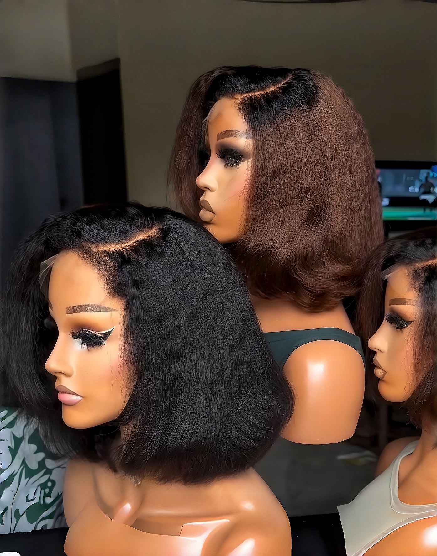 BAISI 2 perruques 139€ pour revendre 13x4 lace frontal kinky straight 10 pouces en couleur Marron et NOIR en 100% vrais cheveux humains