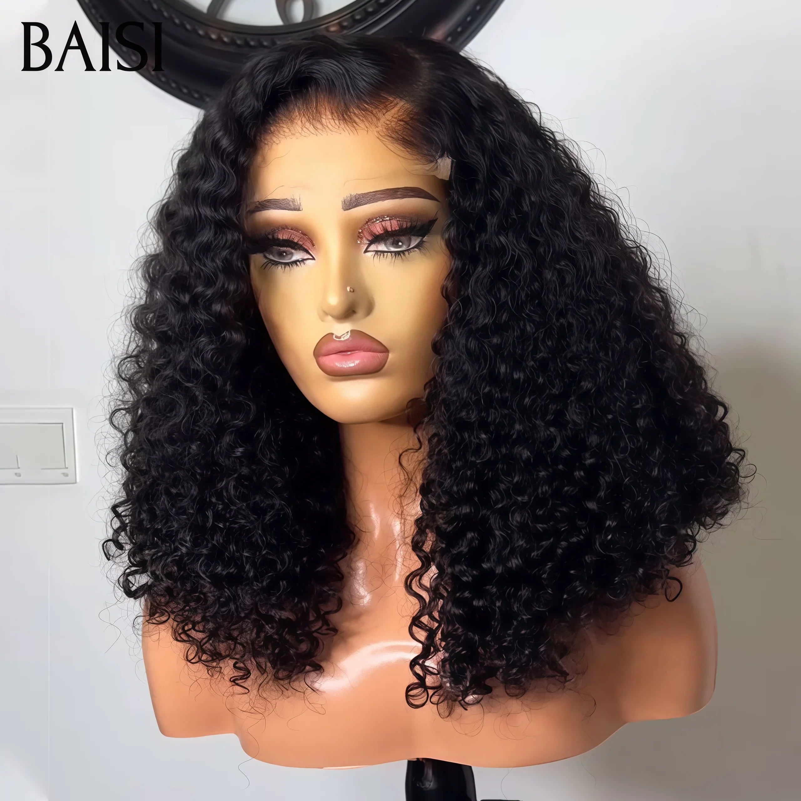 BAISI Achetez 2 perruques minimum au prix d'usine fournisseur Perruque T-part afro curly 18 Pouces ou Bob Bouclée Curly avec Frange en Noir Chataîn #1B#4  (Pas Besoins De Code)